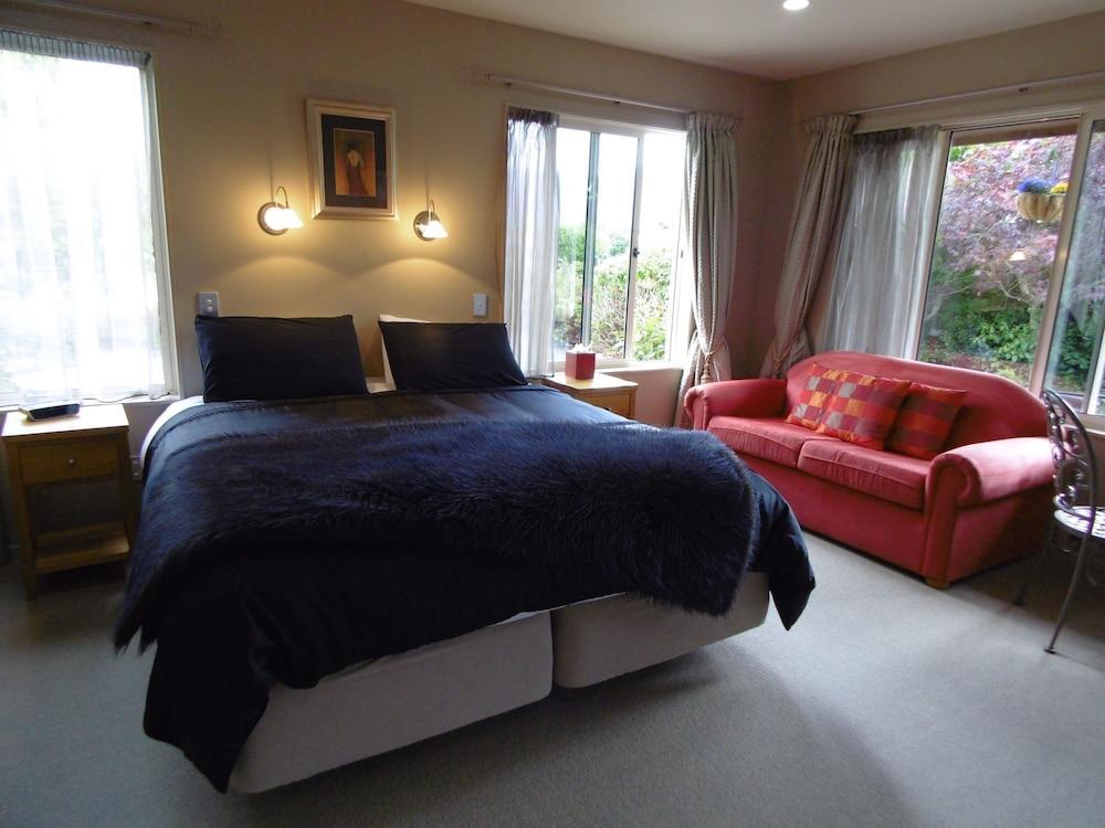 Blue Ridge Studios And Bed & Breakfast Te Anau Exterior photo