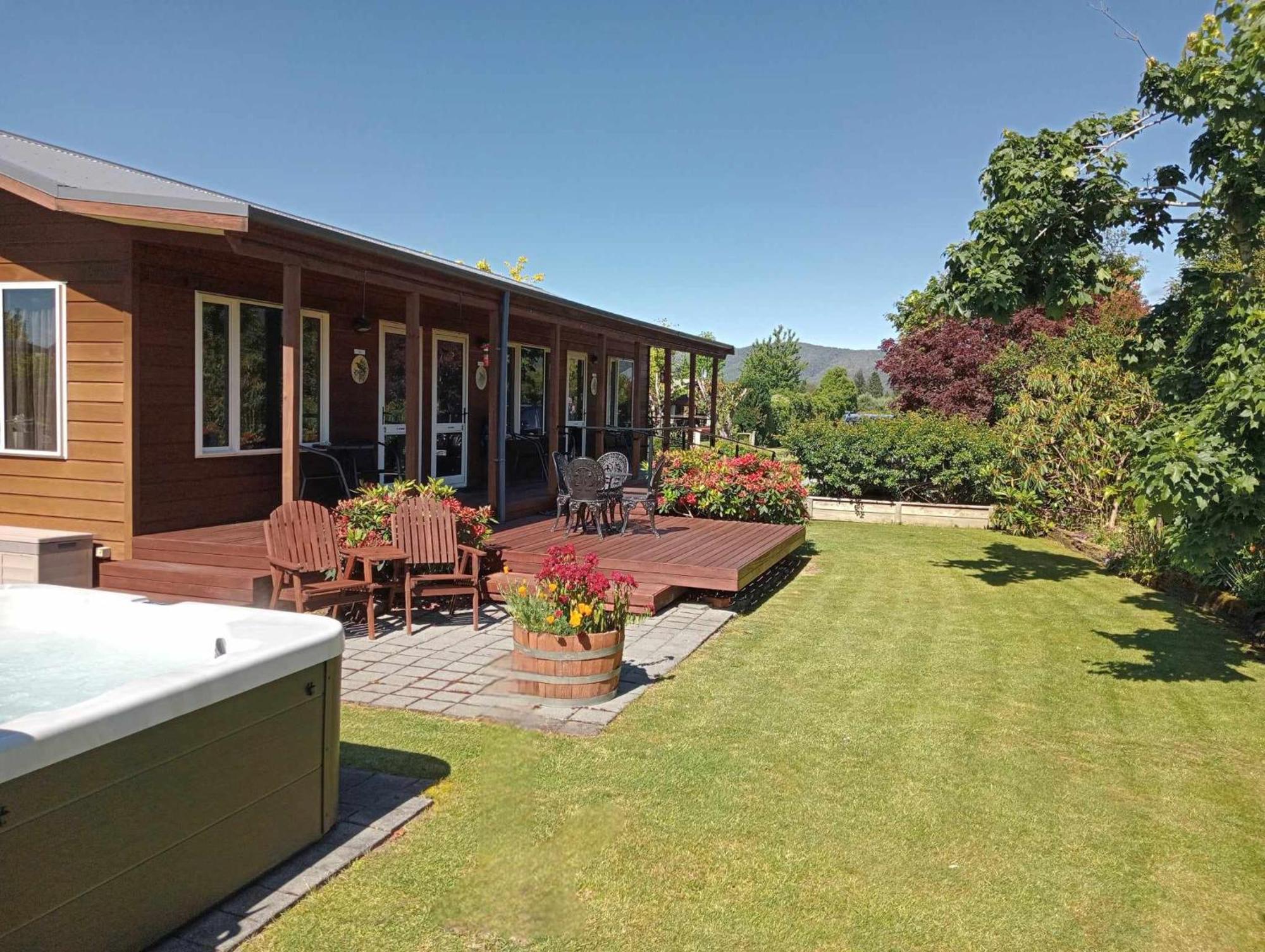 Blue Ridge Studios And Bed & Breakfast Te Anau Exterior photo