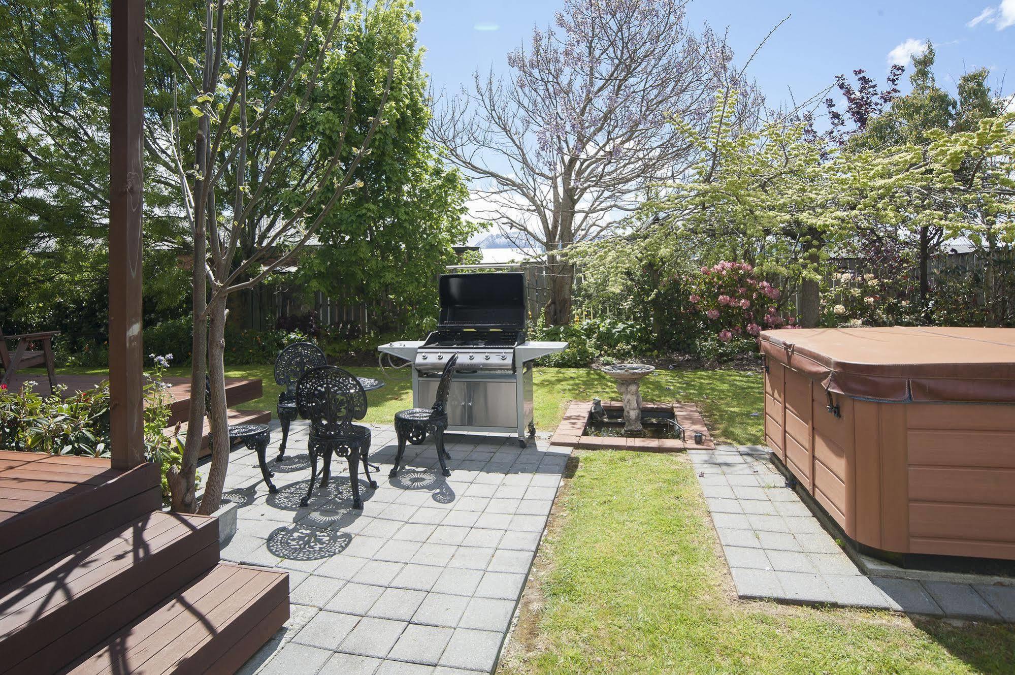 Blue Ridge Studios And Bed & Breakfast Te Anau Exterior photo