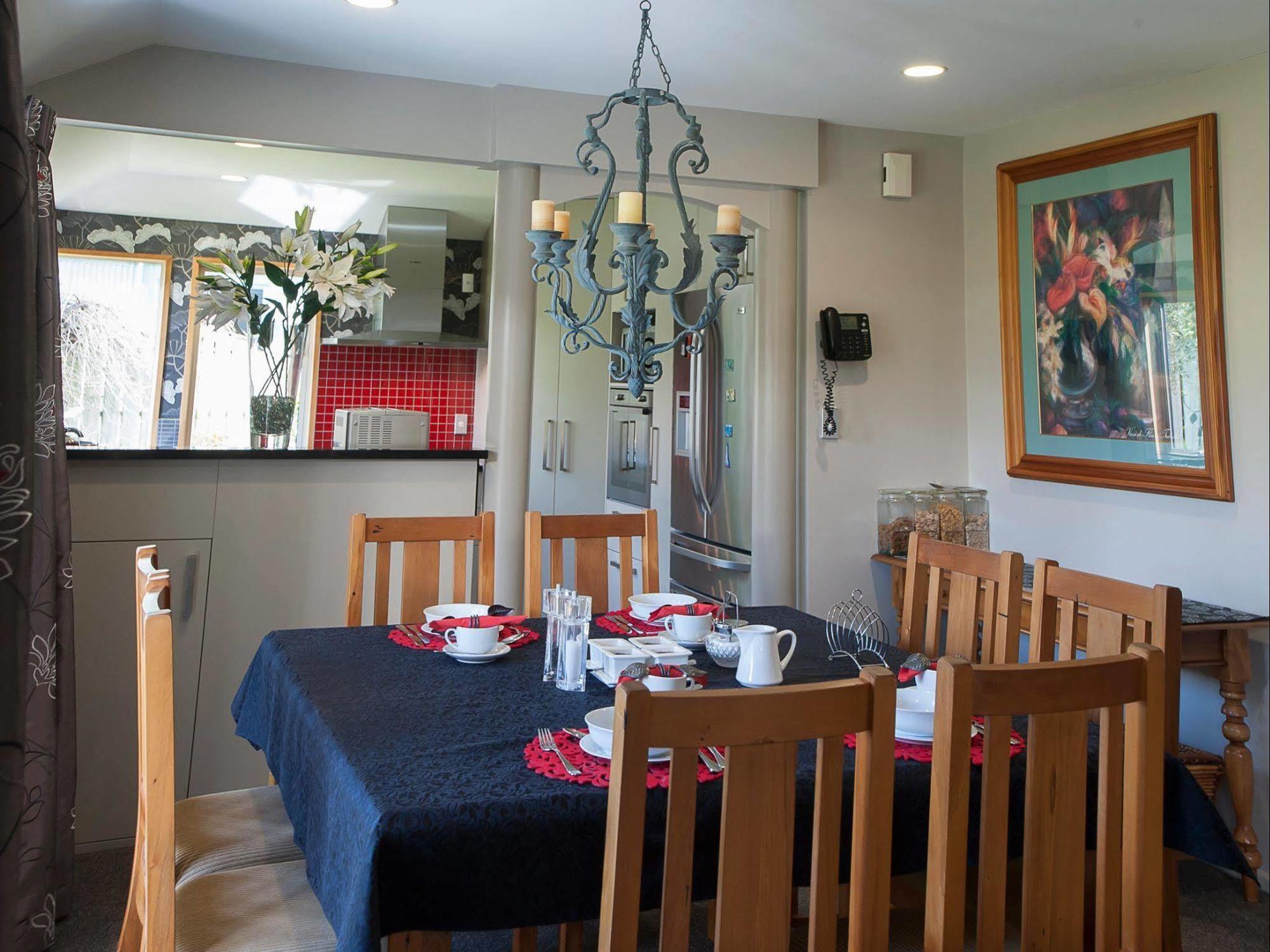 Blue Ridge Studios And Bed & Breakfast Te Anau Exterior photo